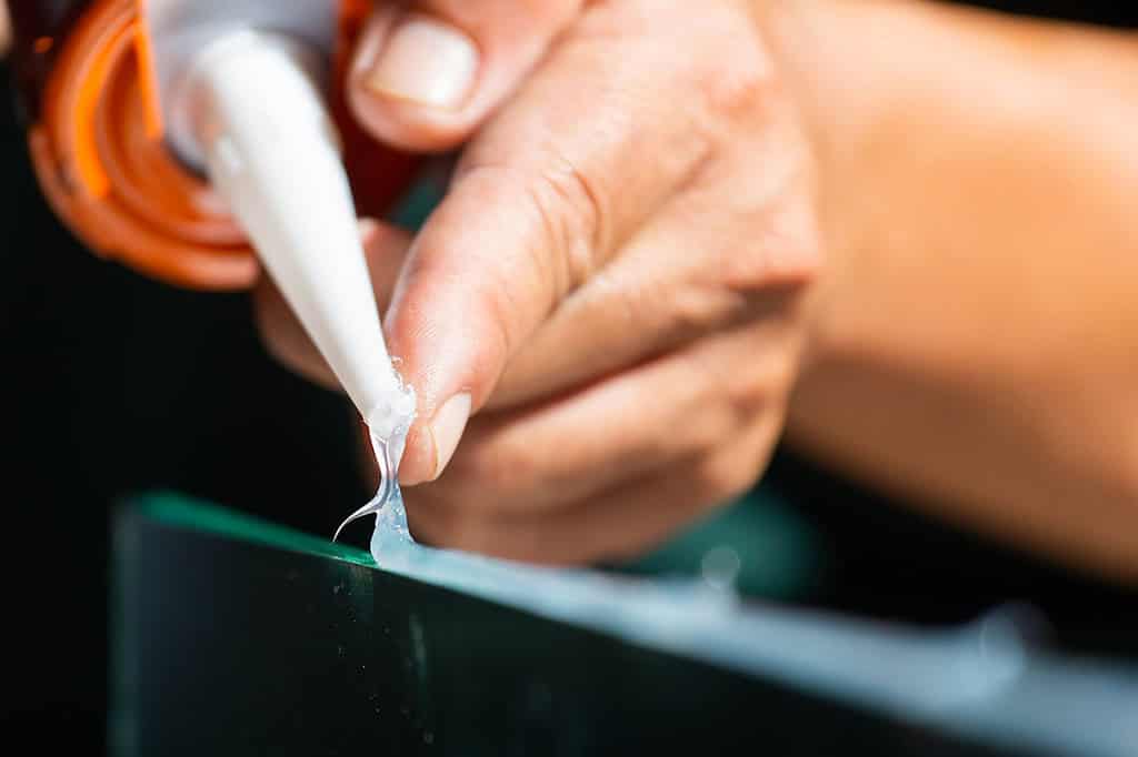 Gluing Silicone silicone glue