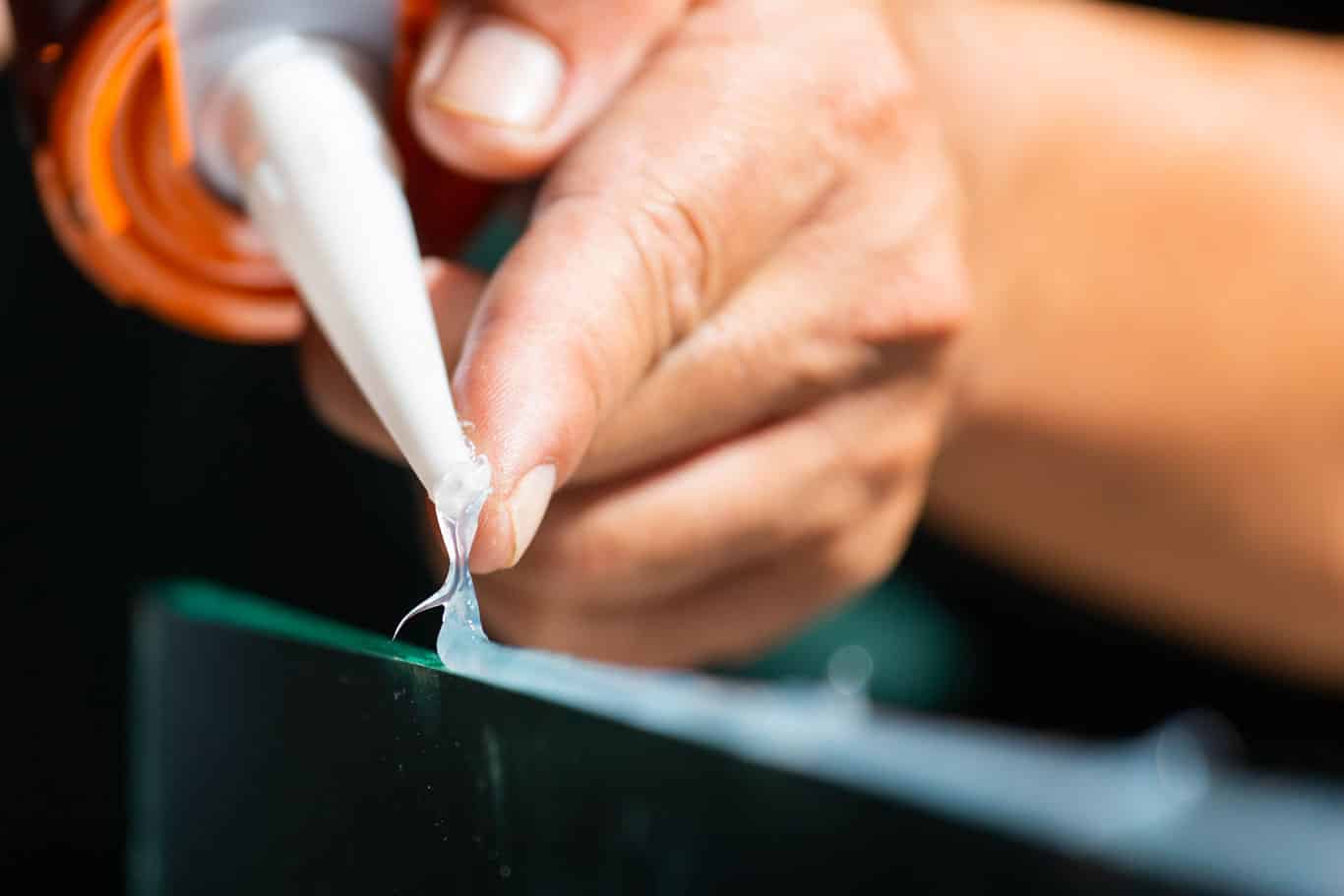 Gluing Silicone silicone glue